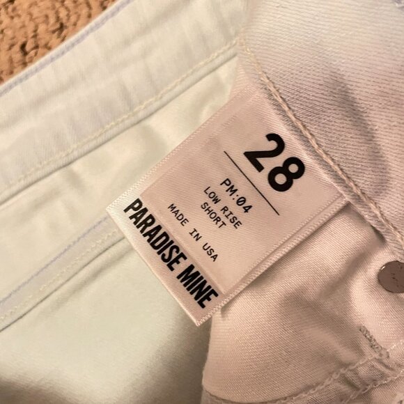 Aritzia Paradise Mine Bleached Denim Low-Rise Cutoff Shorts - US 28 - Picture 9 of 15